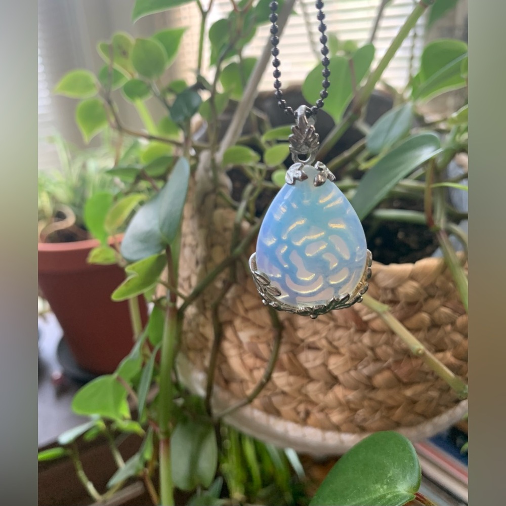 Royal Garden Necklace Opalescent Teardrop Pendant Long Chain - Picture 4 of 11